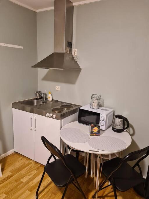 Small Studio Appartment ทรอมโซ ภายนอก รูปภาพ